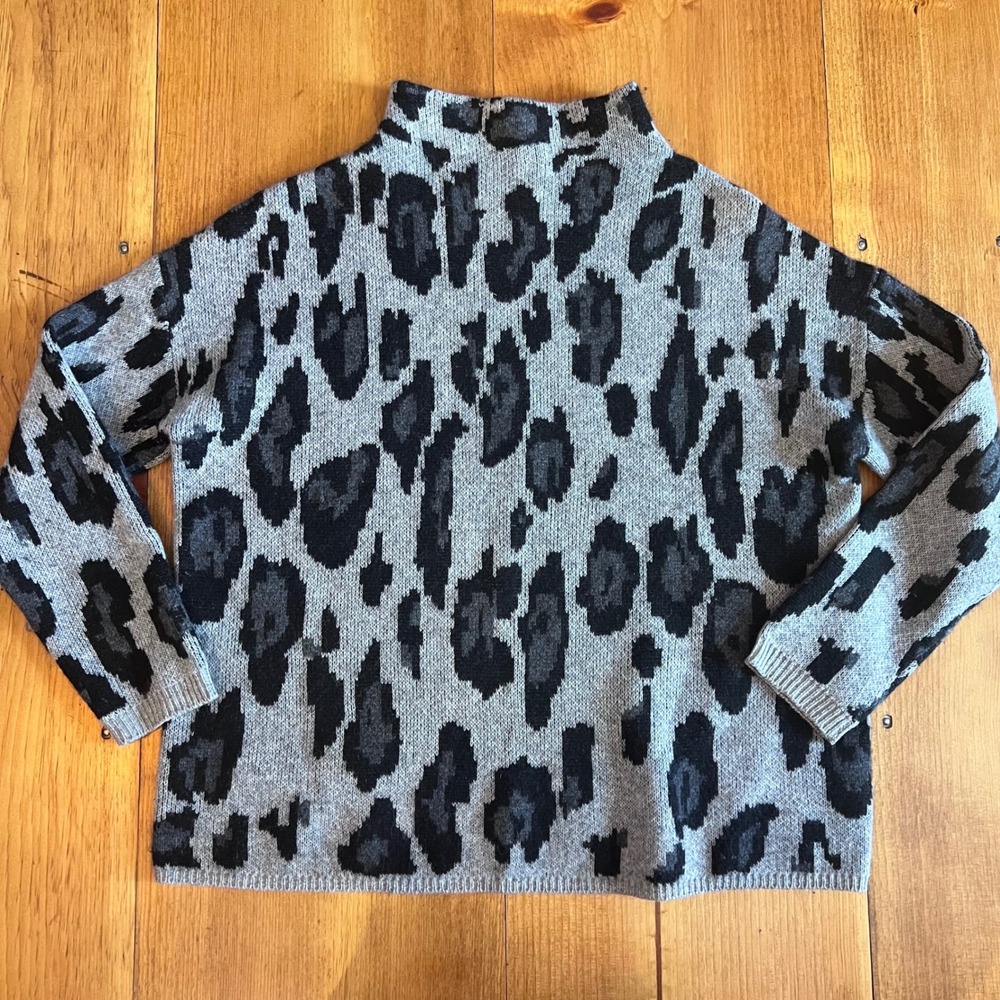 Catherine Malandrino 100% Cashmere Leopard Print Mock Neck Sweater Grey Small A9